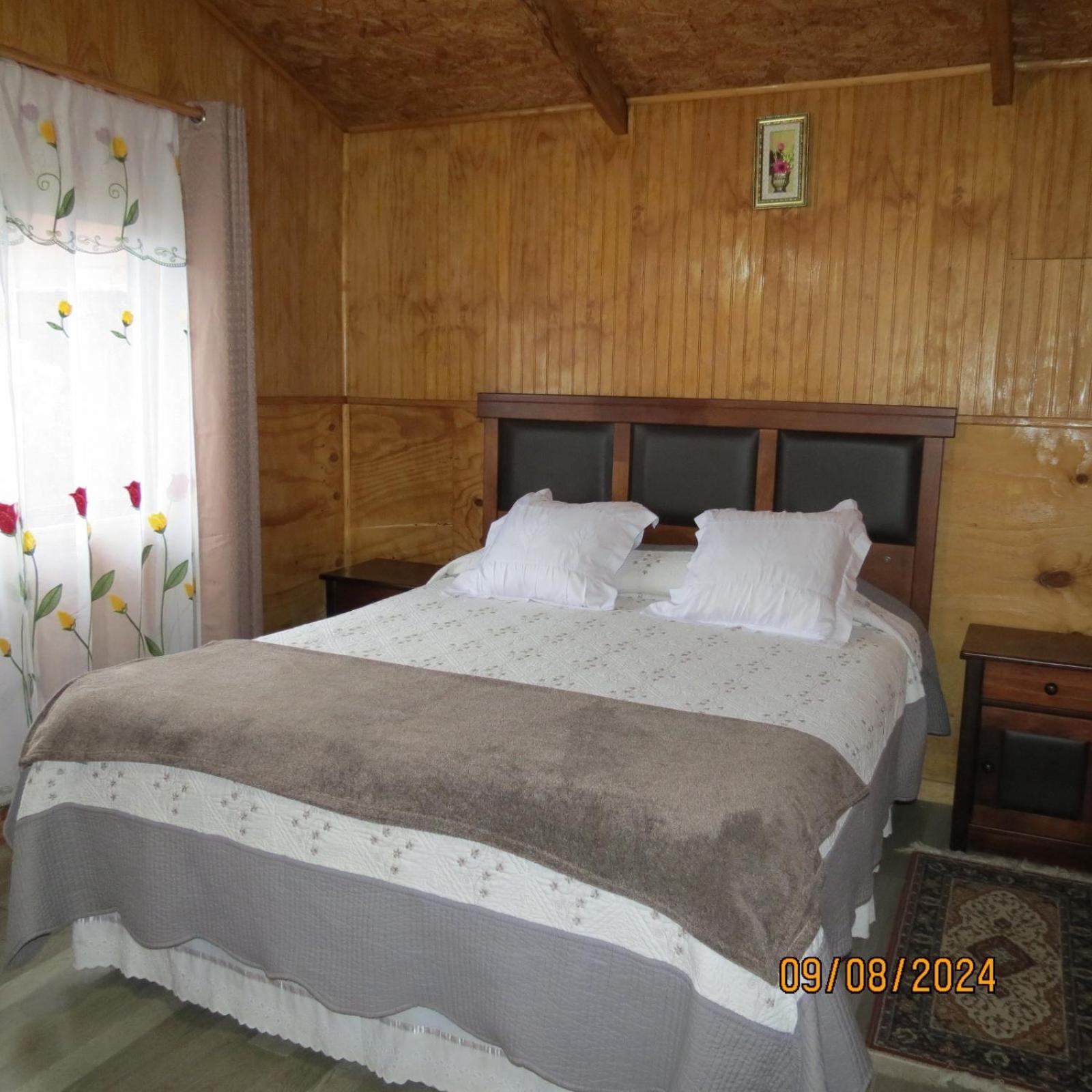 Hostal Y Cabanas Ventisquero Puerto Puyuguapi Exterior foto