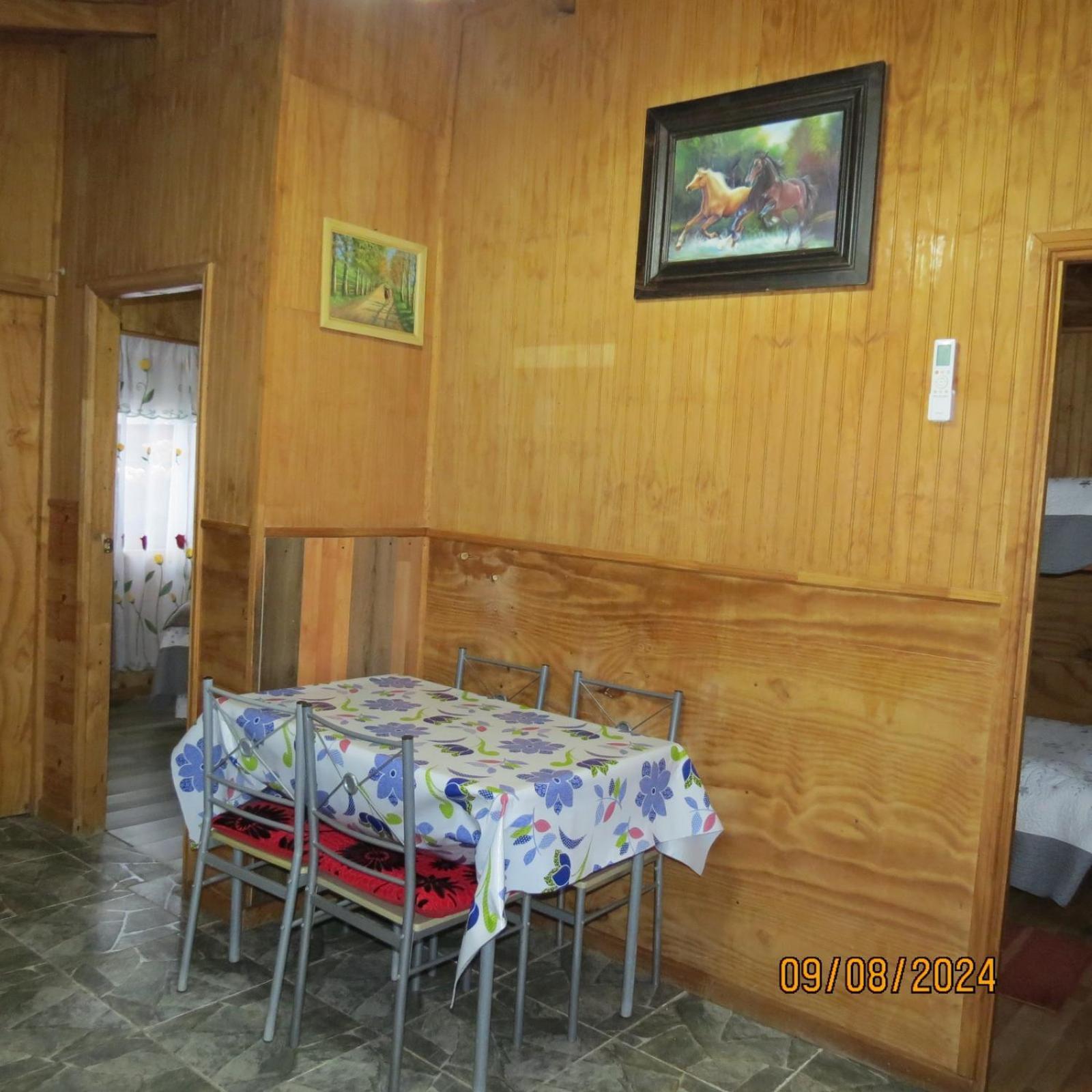 Hostal Y Cabanas Ventisquero Puerto Puyuguapi Exterior foto